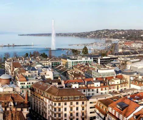 Vue panoramique de Genève ou Lausanne, symbolisant la localisation des coachs business Vue panoramique de Genève ou Lausanne, symbolisant la localisation des coachs business