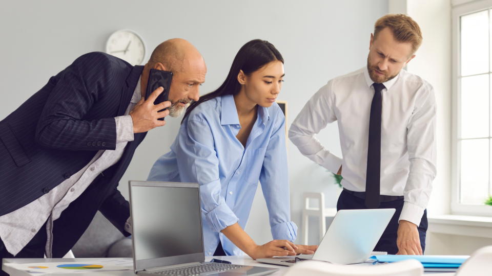 coach d’affaires à Genève accompagnant un dirigeant d’entreprise